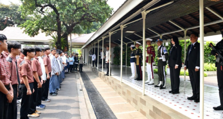 SMA PGRI Bantargadung Sukabumi Kunjungi Istana Negara dan Kantor Presiden